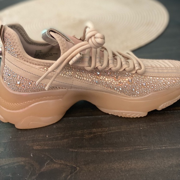 Steve Madden - MAXIMA monochromatic color with bling bling #blush #stevemadden - Picture 15 of 15